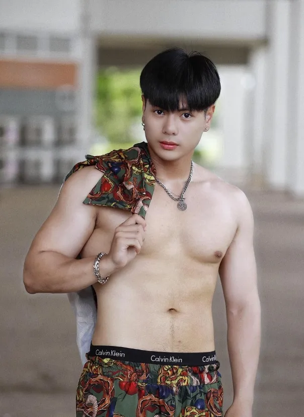 Oso หนุ่มหล่อ งานดี