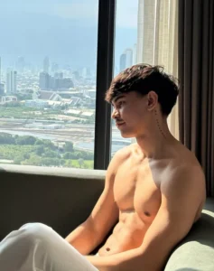 วายุ รัชานนท์ 02