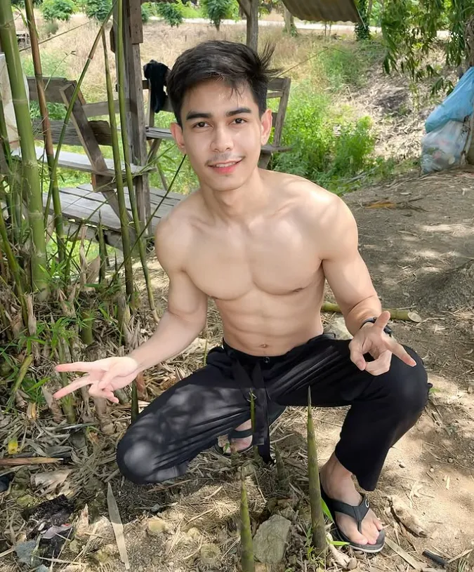 วายุ รัชานนท์ หล่อบอกต่อ