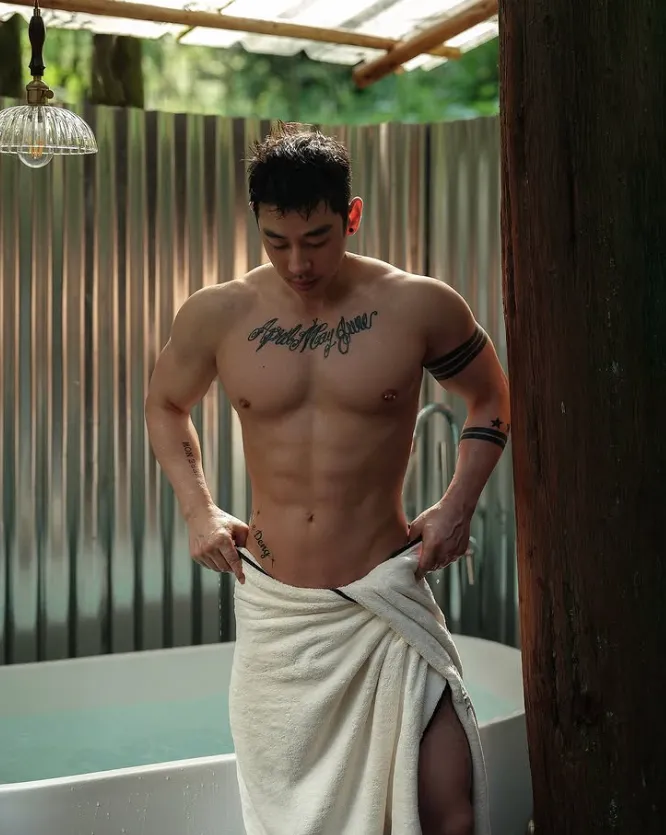 Shine Deng เซ็กซี่